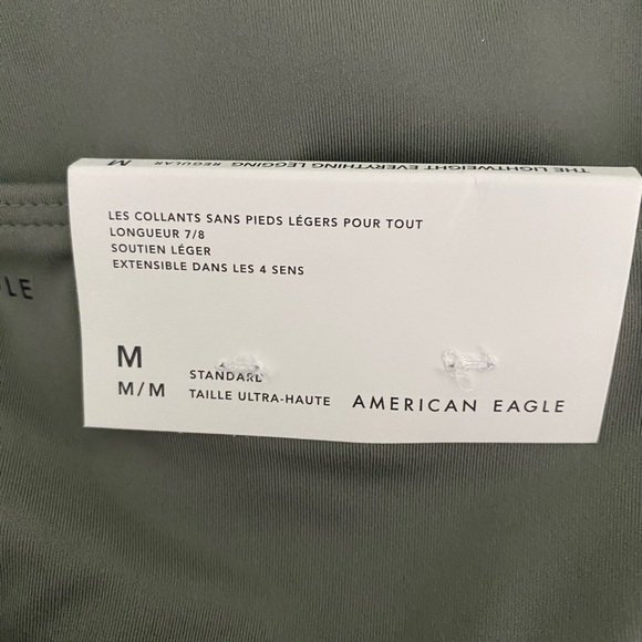 American Eagle The Lightweight Everything 7/8 Length Legging NWT Size M - Picture 4 of 8